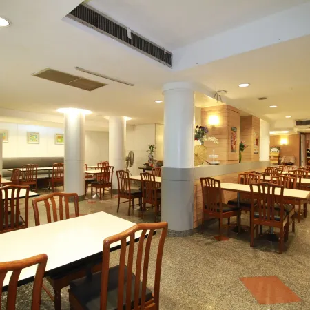 Ten Stars Hotel Отели рядом с достопримечательностью «Пратунам»