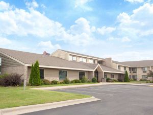 AmericInn by Wyndham Albert Lea