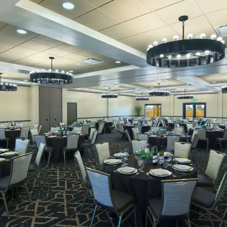 Oxford Suites Sonoma - Rohnert Park