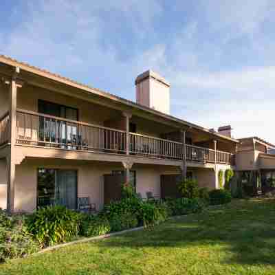 Half Moon Bay Lodge Hotel Exterior