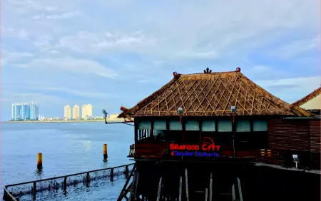 Grandboutique-Inn Отели рядом с достопримечательностью «Pantjoran Chinatown PIK»