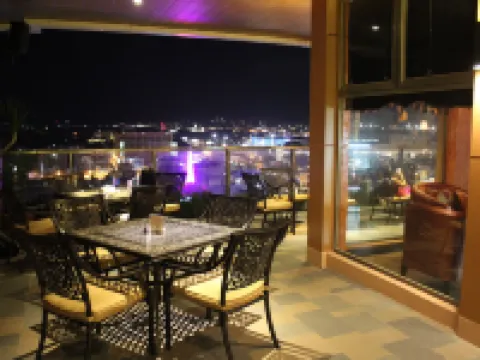 セントラル パーク タワー リゾート アンヘレスのホテル