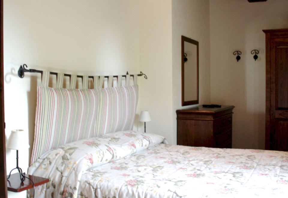 Residenza Porta Guelfa-Bevagna Updated 2023 Room Price-Reviews & Deals |  Trip.com