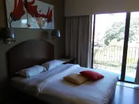 Casuarina Hotel - Beach