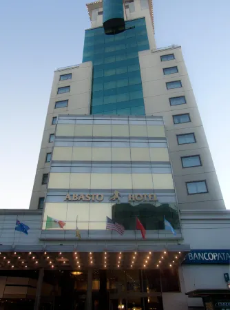 Abasto Hotel Отели рядом с достопримечательностью «Манзана де лас Лусес»