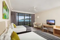 Rydges Esplanade Resort Cairns, an EVT hotel