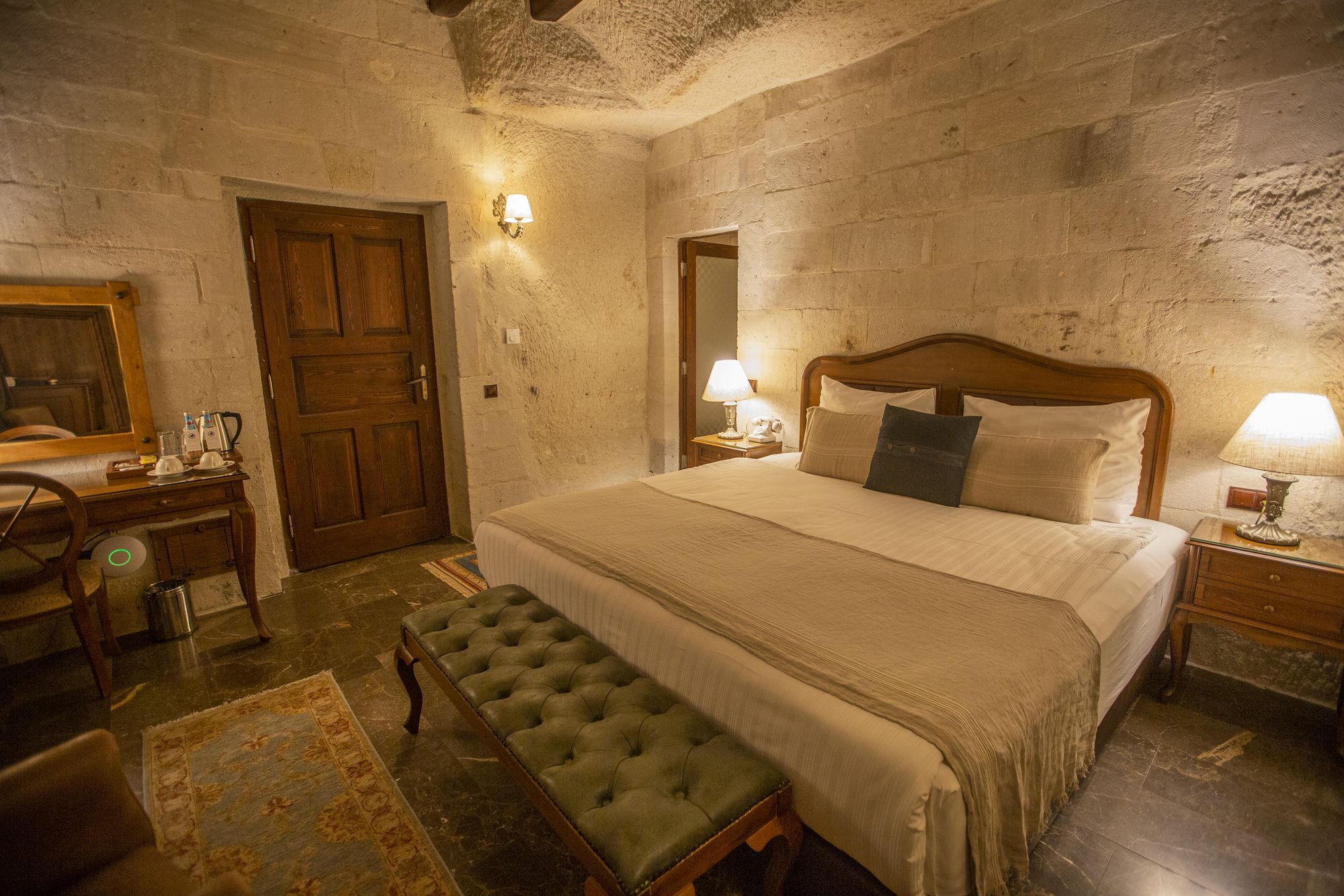 Artemis Cave Suites