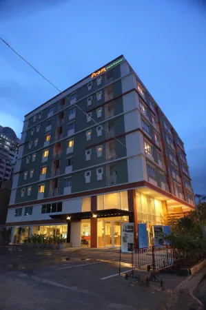 Prom Ratchada Hotel Bangkok Отели рядом с достопримечательностью «Insi Chantharasathit Stadium»