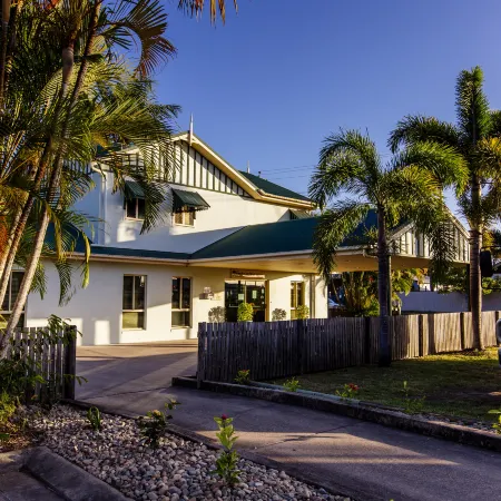 Shamrock Gardens Motel