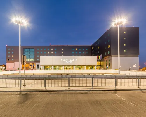 Courtyard Warsaw Airport Hotels near Okecie