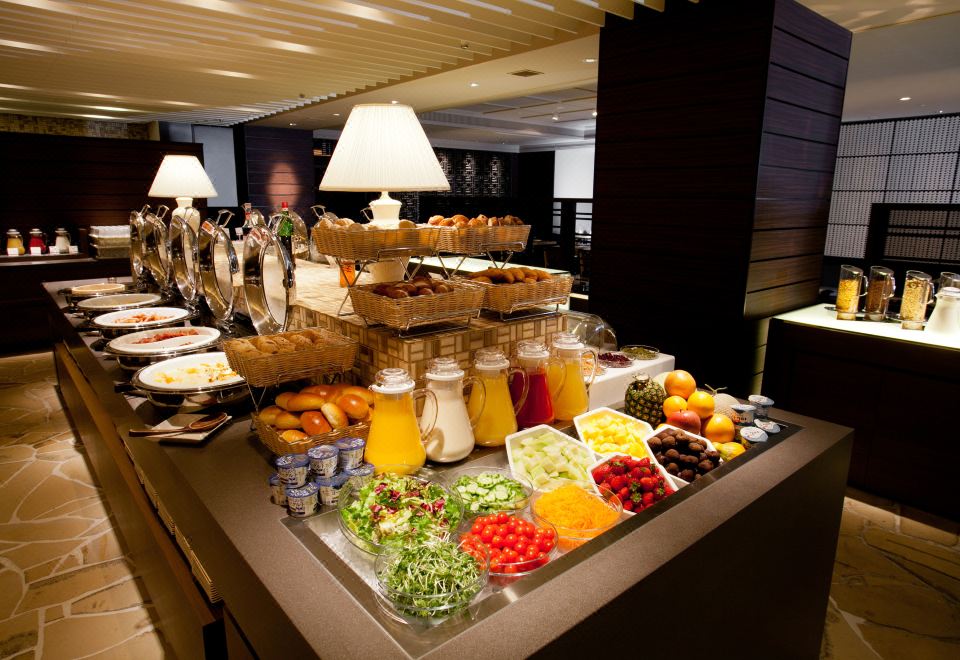 4. 크라운 플라자 ..