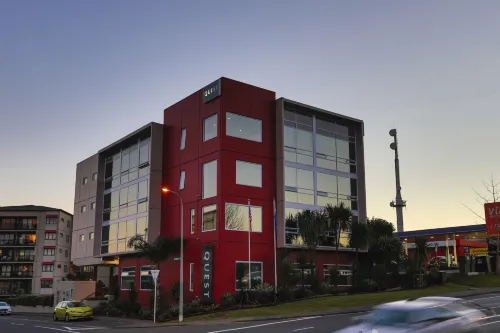 Quest Henderson Hotels in Piha