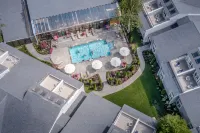 ฮอลิเดย์ อินน์ ไฮยานนิส บาย IHG - ที่มีสระว่ายน้ำ