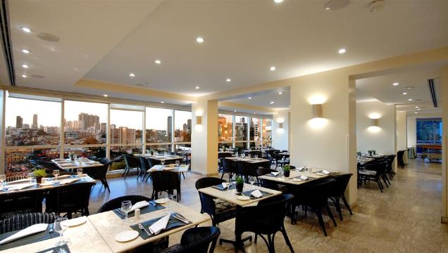 골든 튤립 샤르자