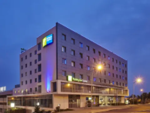 Holiday Inn Express LISBON - ALFRAGIDE by IHG Hotels in Oeiras