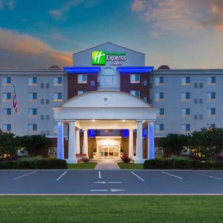 Holiday Inn Express & Suites Petersburg - Fort Lee by IHG