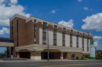 Quality Inn & Suites Downtown Mansfield Hotels in Mansfield