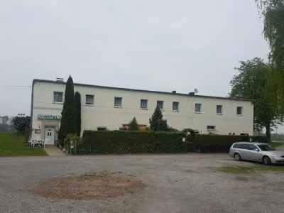 Zur Rennbahn