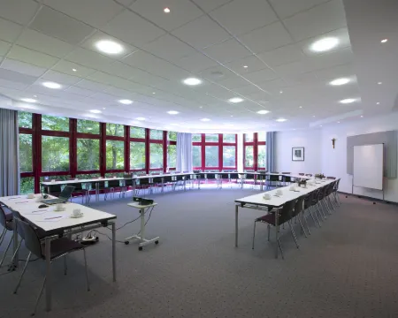 Azk Arbeitnehmer-Zentrum Königswinter Hotéis em Konigswinter