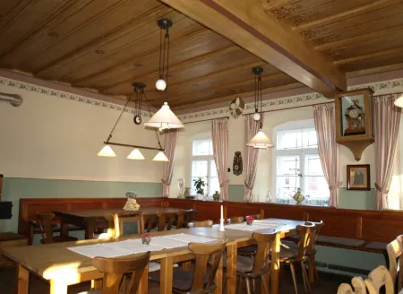 BRAUEREIGASTHOF ZUM GUELDENEN RITTER Отели рядом с достопримечательностью «Altstadt (Weißenburg)»