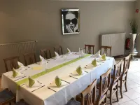 Apart Hotel Sarstedter Hof - breakfast
