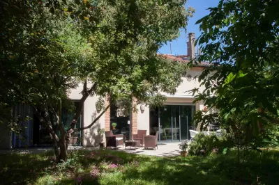La Closerie Aux Violettes - Maison d'hôtes Các khách sạn ở Ramonville-Saint-Agne