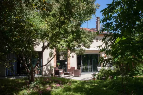 La Closerie Aux Violettes - Maison d'hôtes Hotels in Ramonville-Saint-Agne