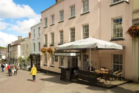 The Beaufort Hotel Отели в г. Деводен