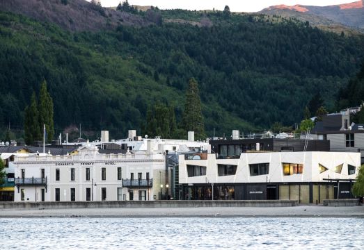 아이카르데츠 로비