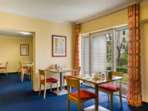 อโกรา บอนน์ ลิฟวิ่ง เดอะซิตี้ โรงแรมในบอนน์