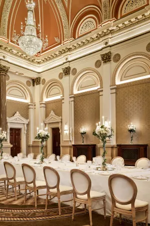 The College Green Hotel Dublin, Autograph Collection