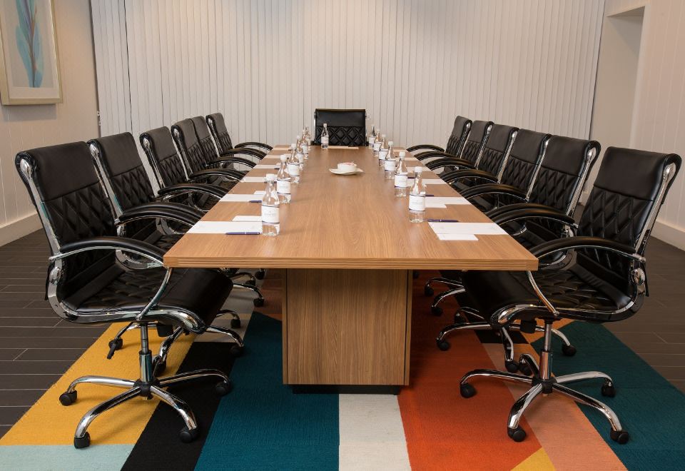 워윅 파라다이스 아일랜드의 야경과 수영장