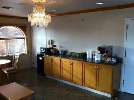 Scottish Inn and Suites Beaumont