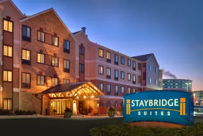 Staybridge Suites 奧馬哈80和道奇