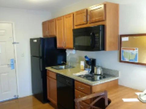 Candlewood Suites KANSAS CITY SPEEDWAY by IHG Hotels in Wyandotte County