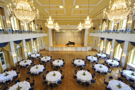 Dormero Hotel Halle Отели рядом с достопримечательностью «Marktkirche Unser Lieben Frauen»