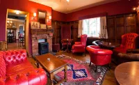 The Dog & Doublet Inn فنادق في Stone Rural