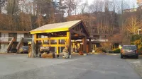 Big Rock Motel Hotels near Raspberry Rascals