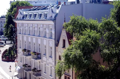 Hotel Kamienica Отели в г. 