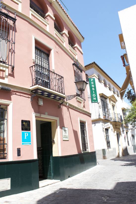 Pensión Catedral - Valoraciones de hotel de 2 estrellas en Sevilla