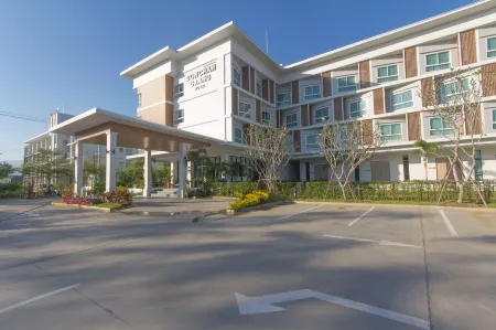 Donchan Grand Hotel Отели рядом с достопримечательностью «Wat Don Chan»