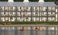 AmericInn by Wyndham Saint Ignace Lakefront - Wifi