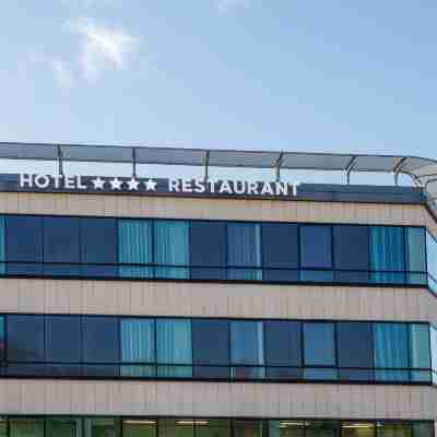 Best Western Plus Hotel Escapade Senlis Hotel Exterior