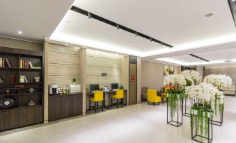 Home Inn Plus (Qingdao Licang Jiushui East Road Wanda Plaza)