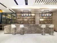Moon Lake Hotel (Bose High Speed Railway Station) Hotel a Baise
