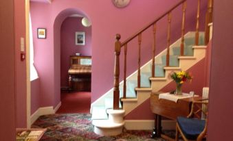 Woodwick House - Housity