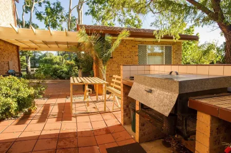 Manera Heights Apartments Отели в г. Даббо