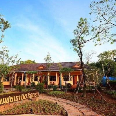 Pimtara Beach Resort Отели рядом с достопримечательностью «Мост Раксамае»