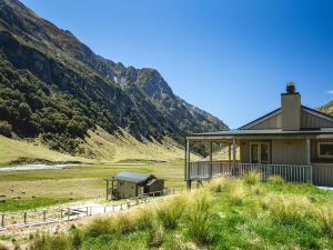 尖塔站高山小屋