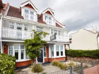 Beaches Guest House Hotels near Southend Central